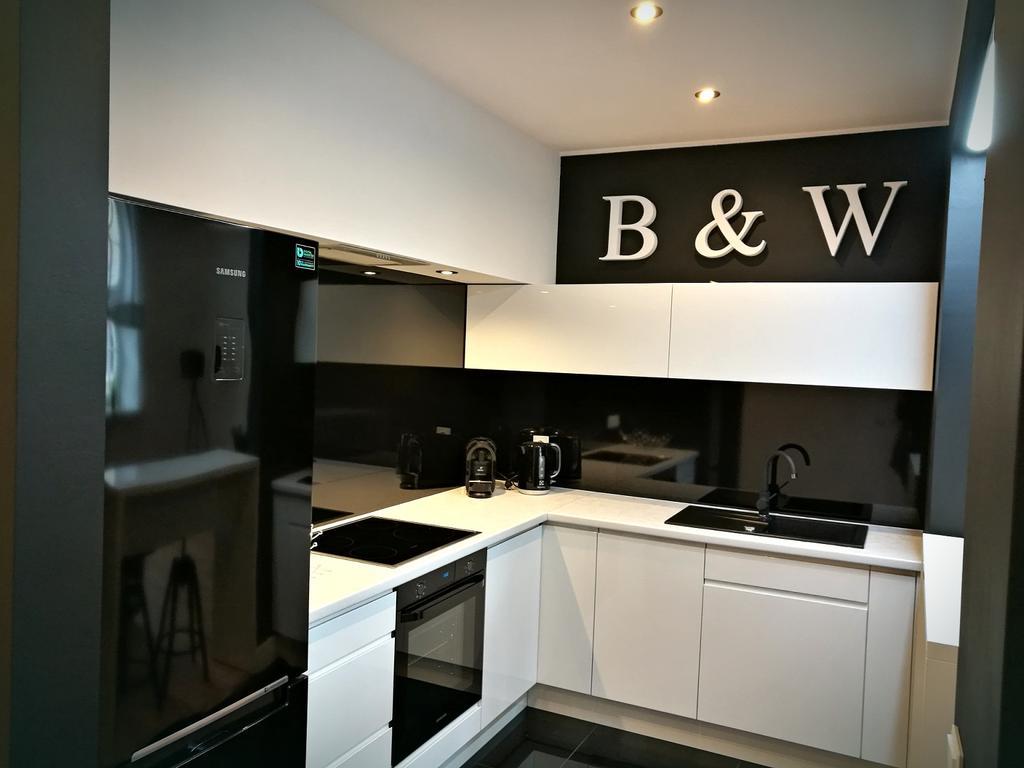 Black&White Apartment- Wierzbowa 5 Πόζναν Εξωτερικό φωτογραφία
