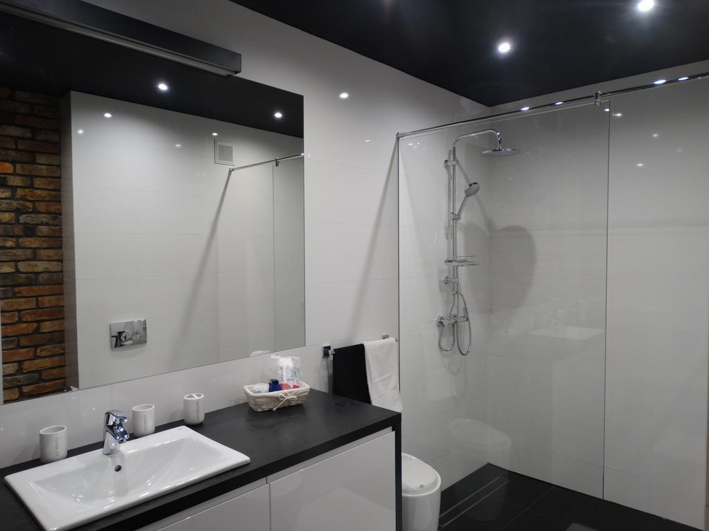 Black&White Apartment- Wierzbowa 5 Πόζναν Εξωτερικό φωτογραφία