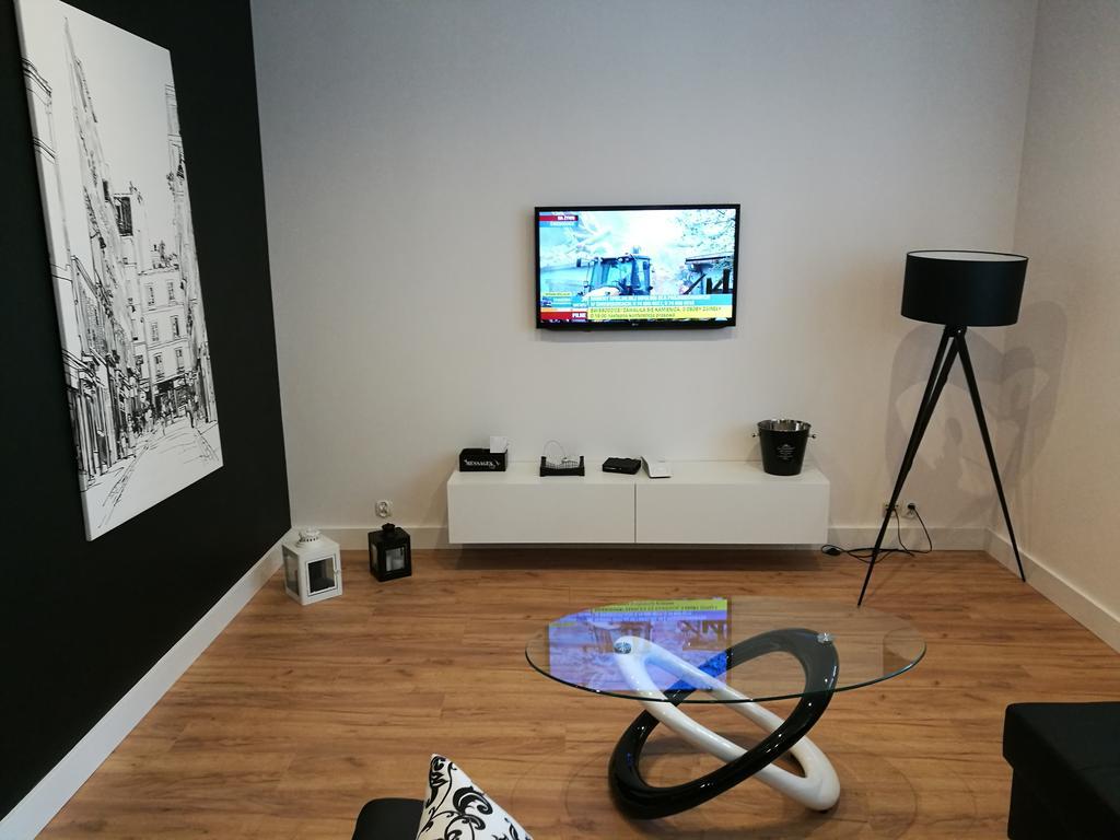 Black&White Apartment- Wierzbowa 5 Πόζναν Εξωτερικό φωτογραφία
