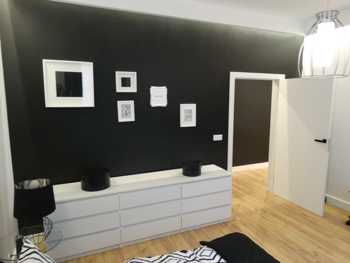 Black&White Apartment- Wierzbowa 5 Πόζναν Εξωτερικό φωτογραφία
