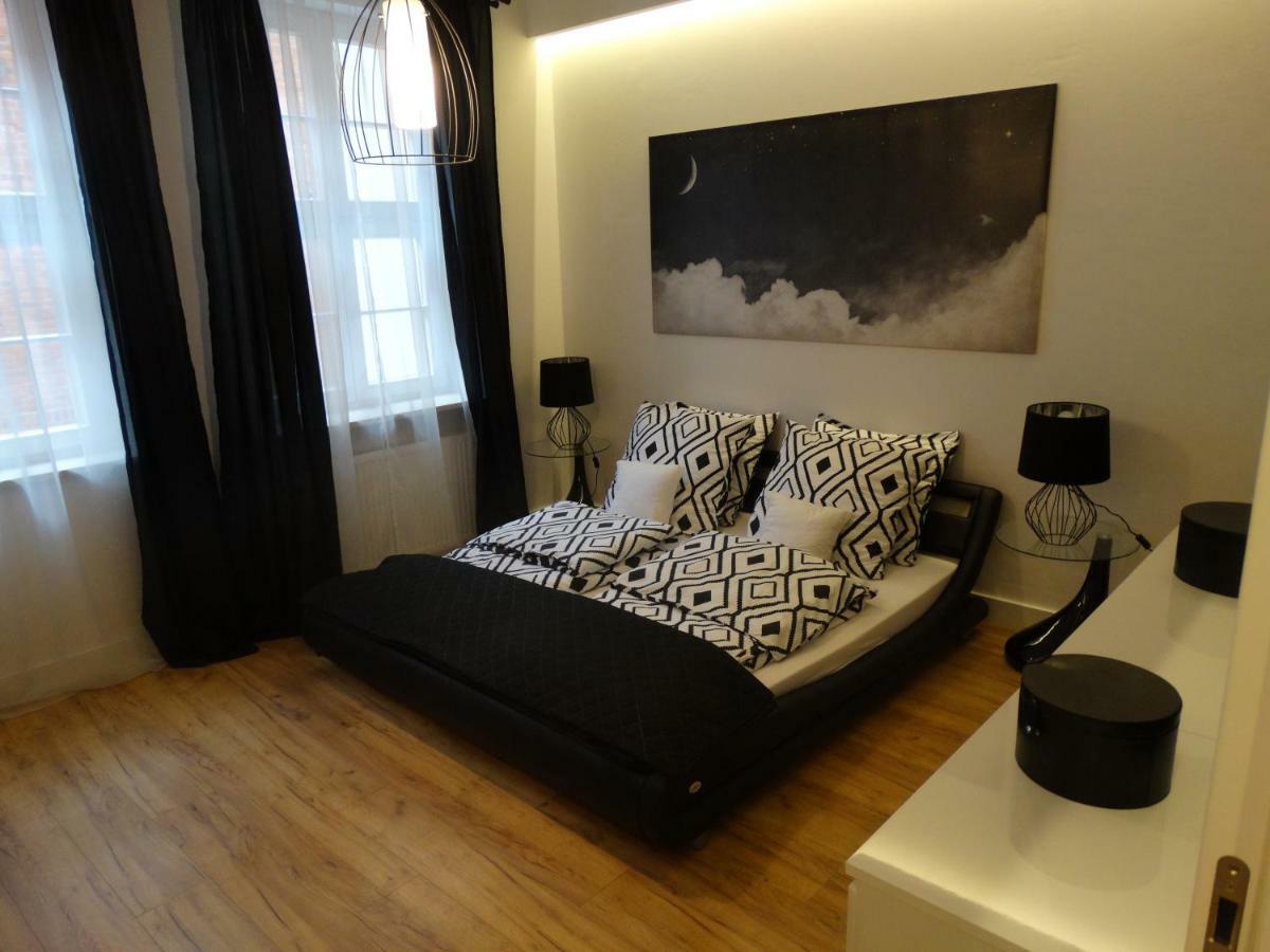 Black&White Apartment- Wierzbowa 5 Πόζναν Εξωτερικό φωτογραφία