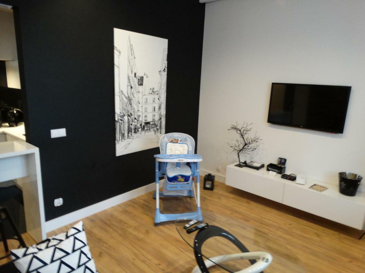 Black&White Apartment- Wierzbowa 5 Πόζναν Εξωτερικό φωτογραφία
