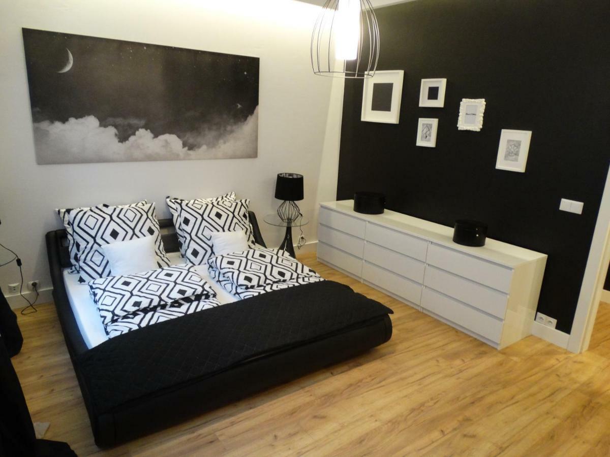 Black&White Apartment- Wierzbowa 5 Πόζναν Εξωτερικό φωτογραφία